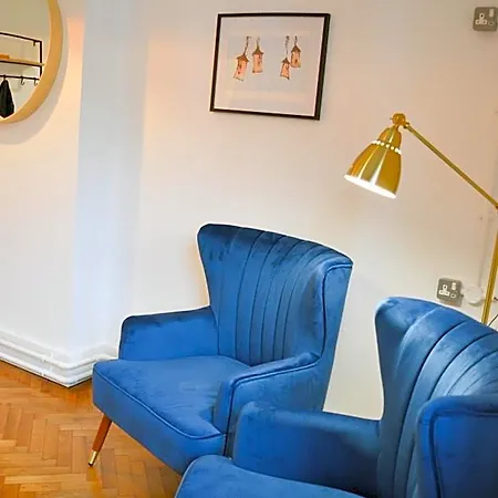The Wing 4* Bristol
