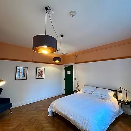 The Wing Hotel Bristol